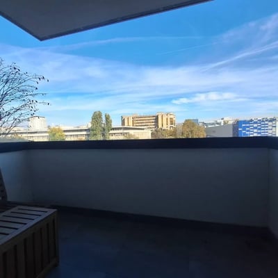 Rental of a spacious 3-room apartment, 73 m², central New Belgrade, Serbia